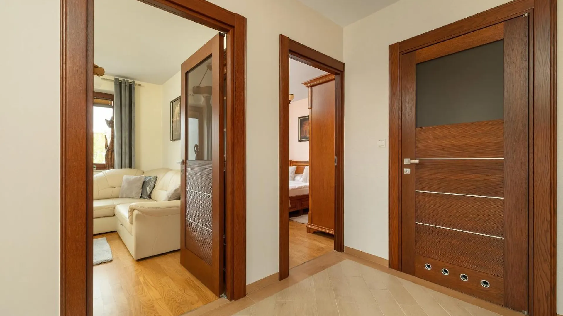 Lägenhet Przytulny Apartament Z Klimatyzacja I Parkingiem By Noclegi Renters Kraków